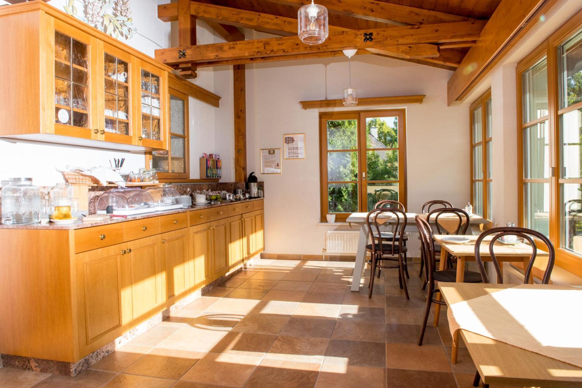Dorfpension Mariahilfberg Gutenstein ภายนอก รูปภาพ
